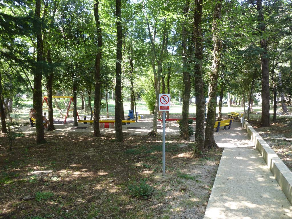 Apartments Villa Rosmarin Omišalj Eksteriør bilde