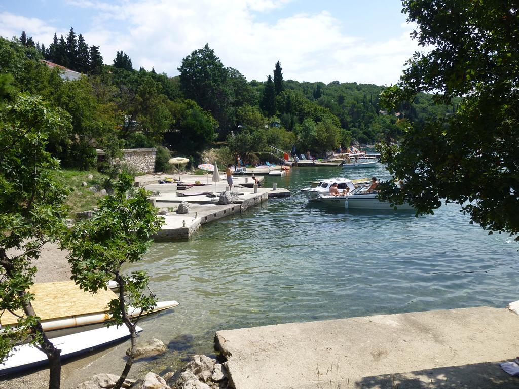 Apartments Villa Rosmarin Omišalj Eksteriør bilde