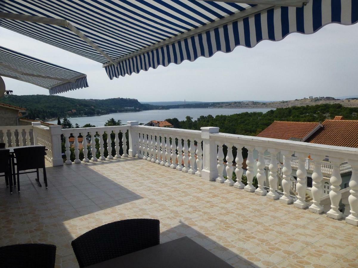 Apartments Villa Rosmarin Omišalj Eksteriør bilde